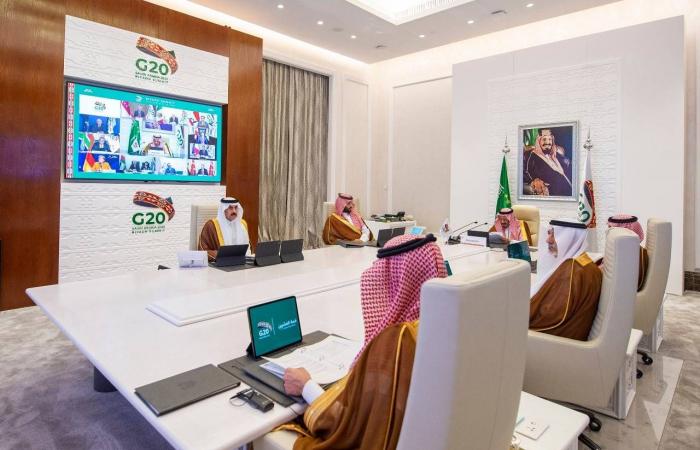 عهد
      الملك
      سلمان
      والتحول
      الرقمي:
      من
      بناء
      الدولة
      الرقمية
      إلى
      السيادة
      في
      الذكاء
      الاصطناعي