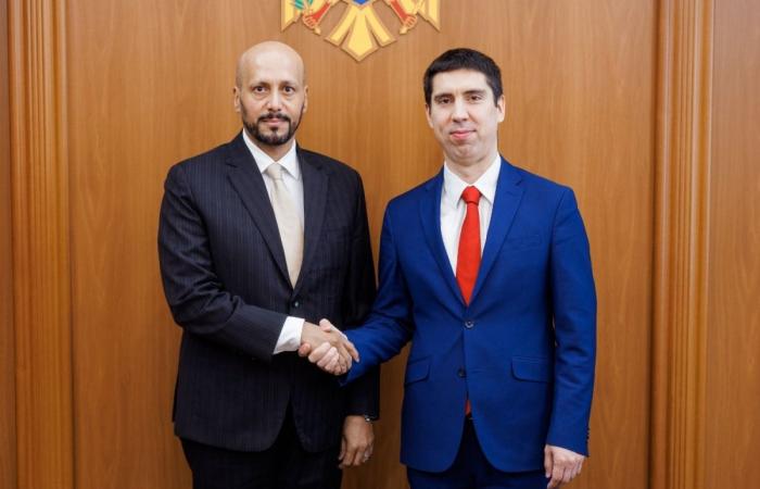  نائب رئيس الوزراء وزير الخارجية المولدوفي يجتمع مع سفير دولة قطر