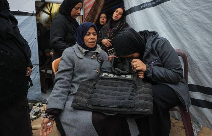 سوريا:
      سنلجأ
      للخيار
      العسكري
      إذا
      رفضت
      «قسد»
      تنفيذ
      اتفاق
      الاندماج