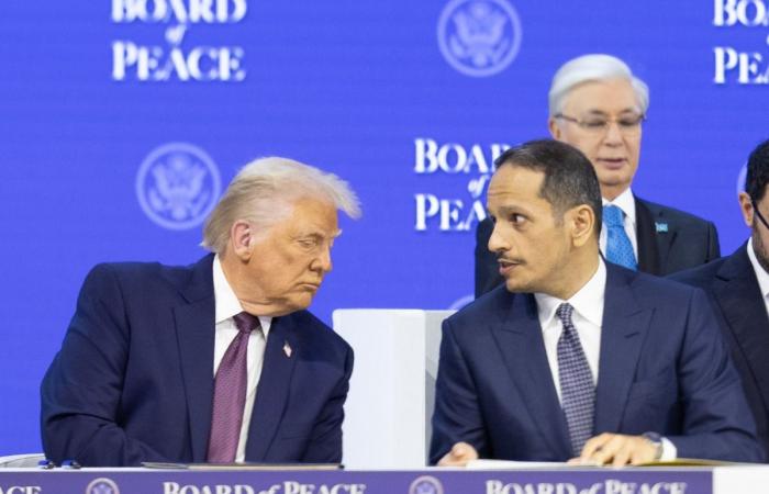 بحضور الرئيس ترامب.. رئيس مجلس الوزراء يوقع على وثيقة بشأن انضمام قطر إلى مجلس السلام