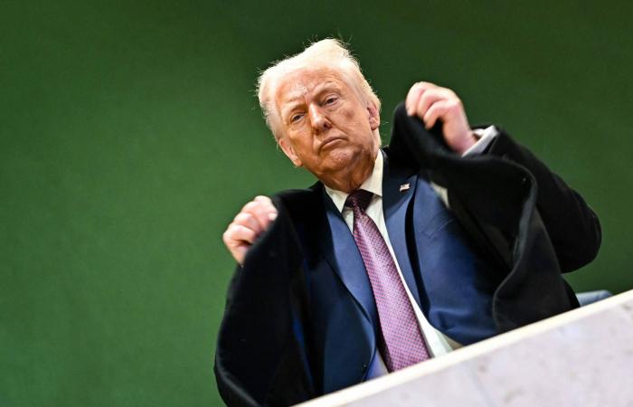 «إصبع
      على
      الزناد»...
      إيران
      تحذر
      وترمب
      يترك
      باب
      التفاوض
      مفتوحاً