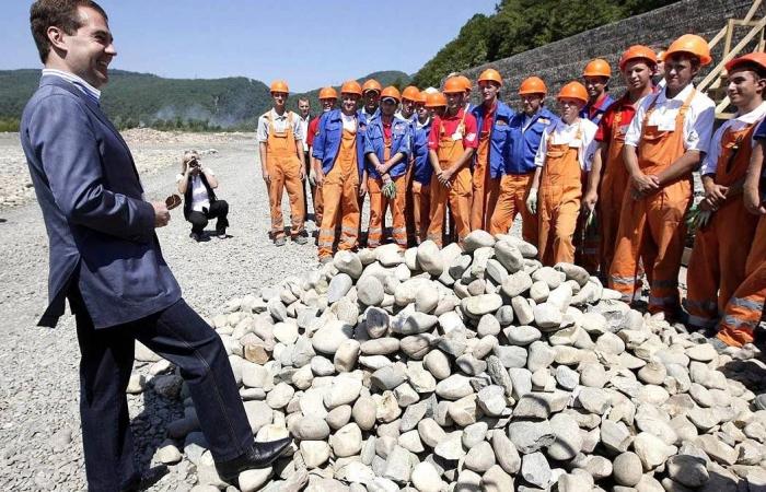 أحفورة
      تكشف
      عن
      شكل
      مجهول
      من
      الحياة