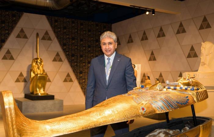 فيديو:
      روبوتات
      في
      شوارع
      دافوس…
      استعراض
      مبكر
      لمستقبل
      التكنولوجيا