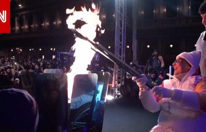 متابعة: لحظة وصول الشعلة الأولمبية إلى البندقية استعداداً لأولمبياد شتاء 2026