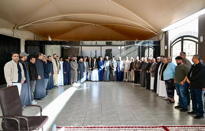 زخم
      جنوبي
      يمني
      في
      الرياض
      نحو
      حوار
      مفصلي
      برعاية
      سعودية