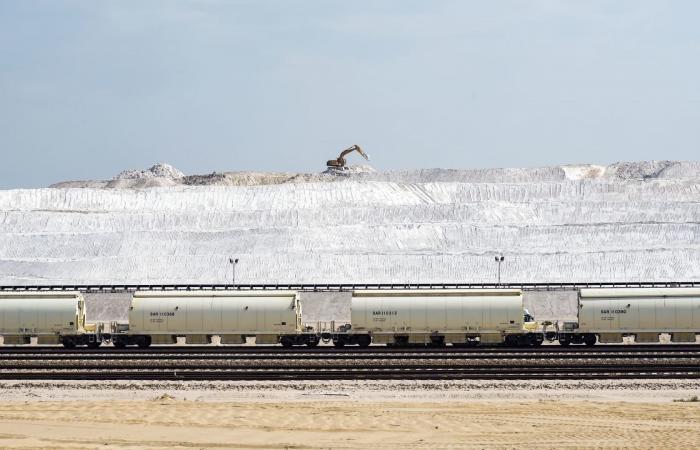 هل تتحول السعودية إلى لاعب رئيسي في سباق استخراج المعادن النادرة؟