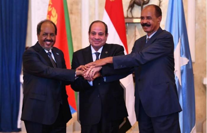 استئناف
      «وشيك»
      للملاحة
      النهرية
      بين
      مصر
      والسودان
      «لا
      يخلو
      من
      تحديات»