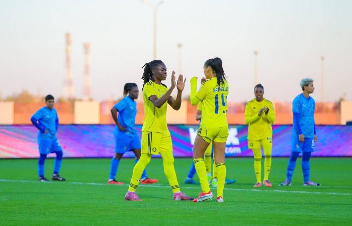 توتر
      ومشادات
      في
      مباراة
      سيدات
      النصر
      ونيوم