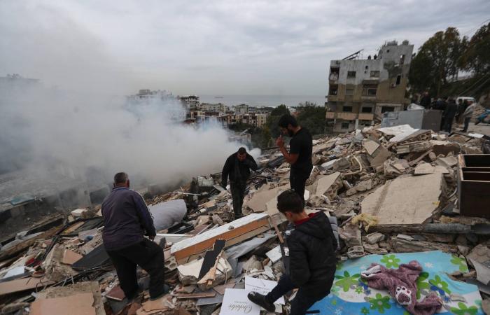 إسرائيل
      تستأنف
      استهداف
      «محاور
      التهريب»
      على
      الحدود
      اللبنانية
      -
      السورية