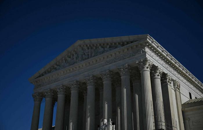 ترمب...
      عام
      هز
      أميركا
      وحيّر
      العالم