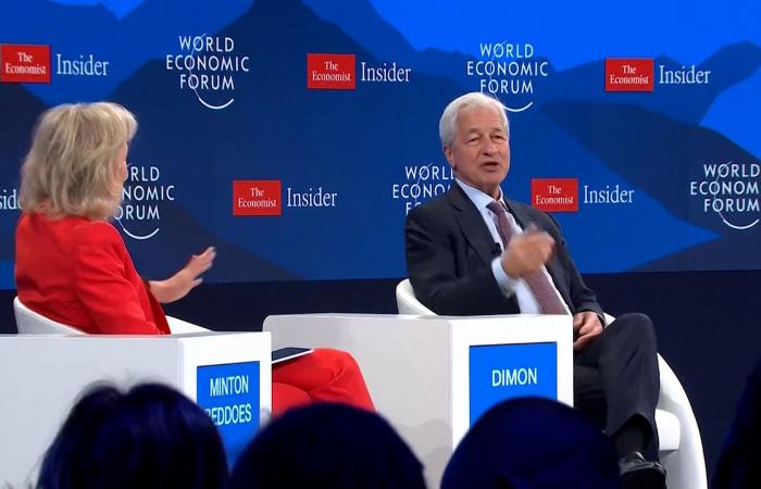 "ماذا بحق الجحيم تريدينني أن أقول أكثر؟".. نقاش حاد بدافوس بين محاورة ورئيس تنفيذي بسبب سؤال عن ترامب