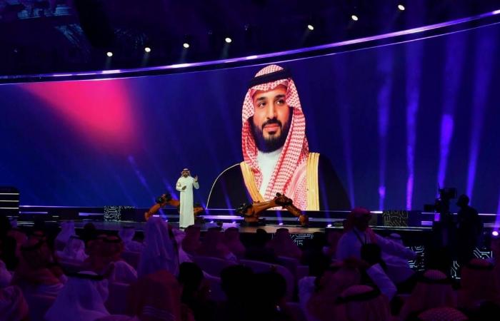 سقطرى
      تستقبل
      أولى
      دفعات
      منحة
      المشتقات
      النفطية
      السعودية