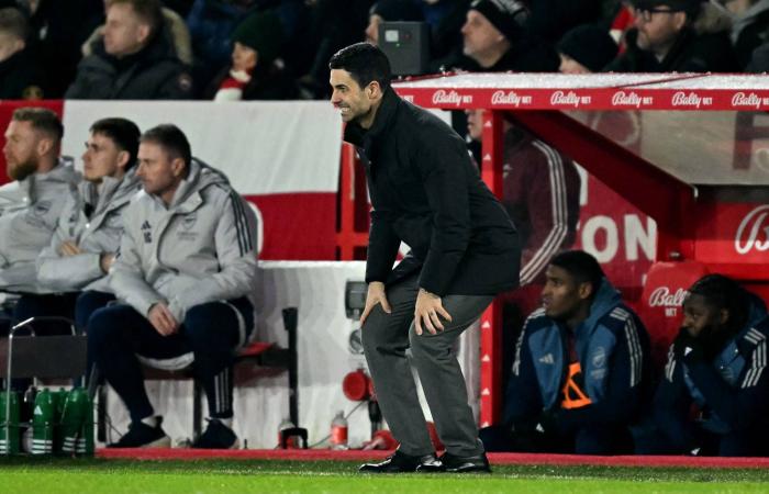 أربيلوا
      يرد
      على
      منتقديه:
      كيف
      لي
      ألا
      أتأمل
      تاريخ
      الريال؟