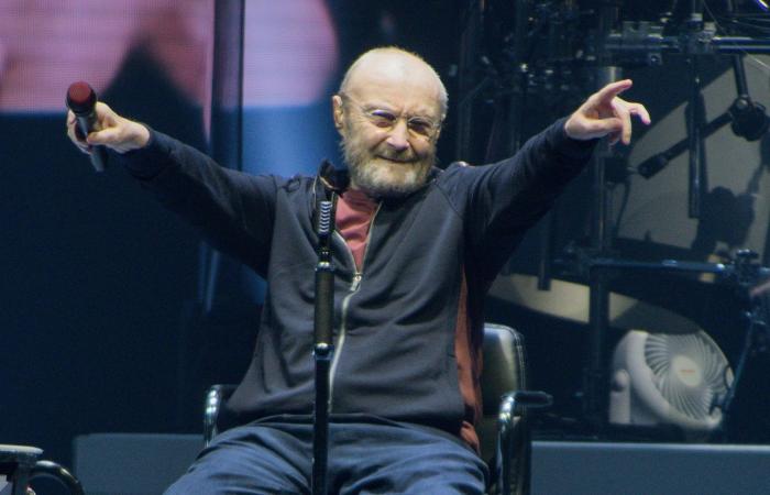 يتلقى الرعاية على مدار الساعة.. نجم الروك البريطاني فيل كولينز يكشف عن معاناته الصحية