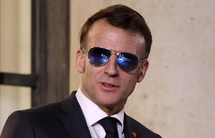 المشهد
      العالمي...
      «لا
      أحد
      يضحك
      ولا
      أحد
      يبتسم
      لأن
      أحداً
      لا
      يعرف
      ما
      الذي
      سيحمله
      الغد»