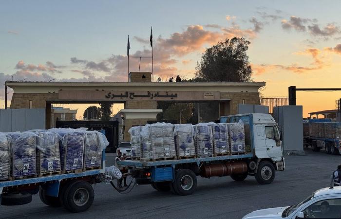 «معبر
      رفح»
      يترقب
      كسر
      الجمود
      بعد
      قيود
      ممتدة
      لنحو
      20
      شهراً