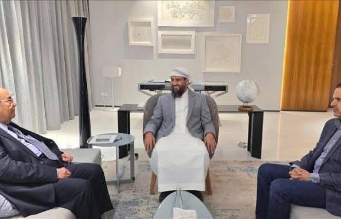 غازي
      الأحول
      خارج
      المعتقل
      الحوثي
      بعد
      أشهر
      من
      الاحتجاز