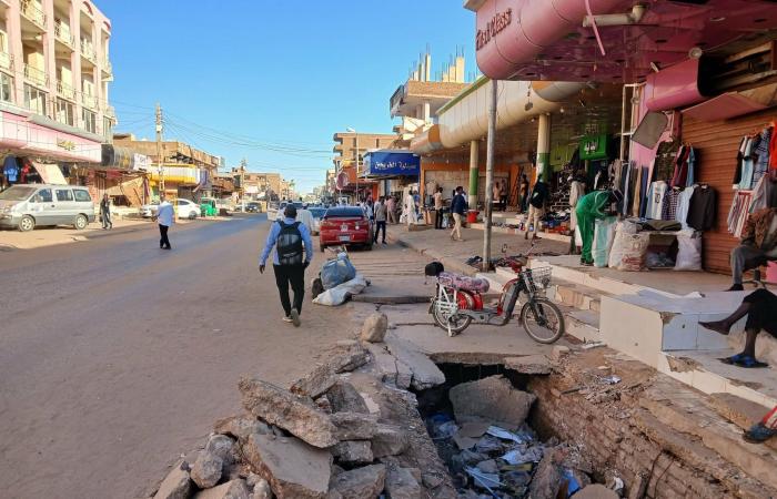 السودان:
      قتال
      استنزاف
      على
      «طريق
      الصادرات»
      يعمق
      الأزمة
      الإنسانية