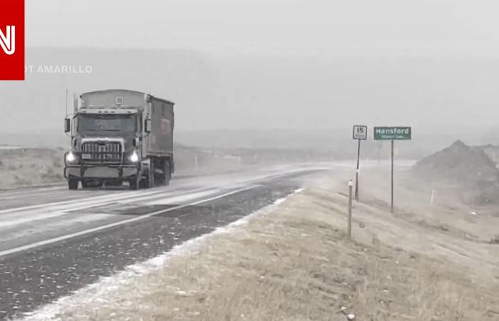 متابعة: طرق خطرة ودرجات حرارة قياسية تضرب أمريكا.. دالاس تستعد لساعات شلل شتوي