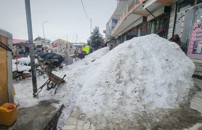 الثلوج
      والأمطار
      الغزيرة
      في
      أفغانستان
      تودي
      بحياة
      61
      شخصاً
      في
      3
      أيام