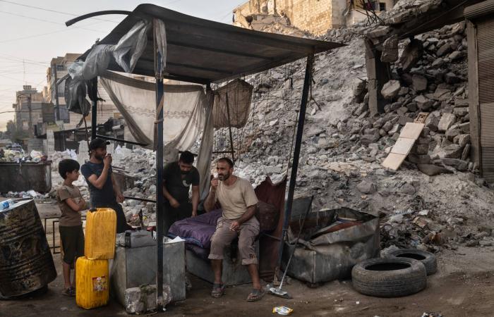 سوريا...
      بانوراما
      الخراب
      تنتظر
      خطة
      واضحة
      لإعادة
      الإعمار