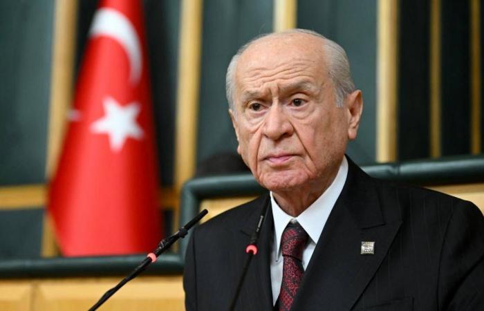 الجيش
      الإسرائيلي
      يحقق
      مع
      جندي
      على
      خلفية
      «فبركة»
      خطف
      معتقل
      فلسطيني