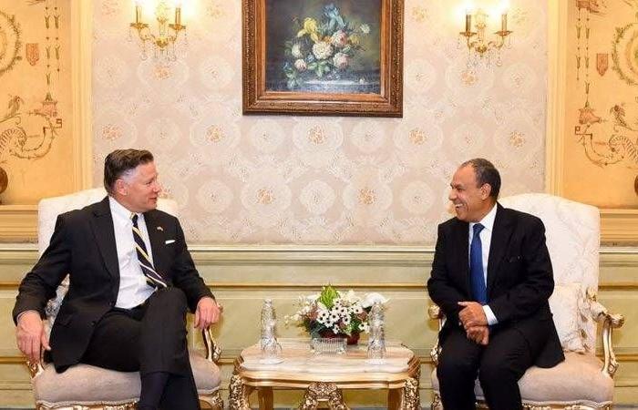 «الأونروا»
      بعد
      هدم
      مقر
      الوكالة
      في
      القدس:
      لا
      حدود
      أمام
      تحدي
      إسرائيل
      للقانون