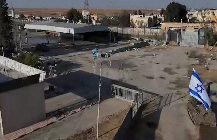 «القسام»:
      حريصون
      على
      إغلاق
      ملف
      جثث
      الرهائن
      الإسرائيليين