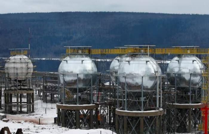 روسيا
      تجد
      الدفء
      في
      جليد
      غرينلاند...
      وتصدّعات
      «التضامن
      الأطلسي»