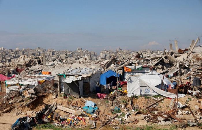 «الأونروا»
      بعد
      هدم
      مقر
      الوكالة
      في
      القدس:
      لا
      حدود
      أمام
      تحدي
      إسرائيل
      للقانون