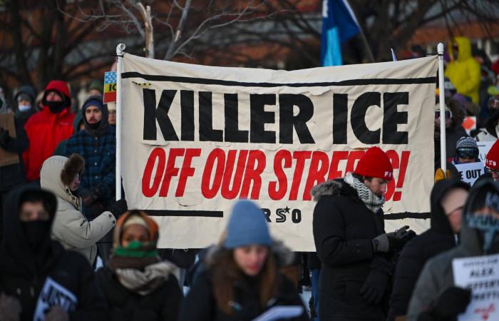 «حادث
      مينيابوليس»
      يفاقم
      احتمال
      إغلاق
      حكومي
      جديد