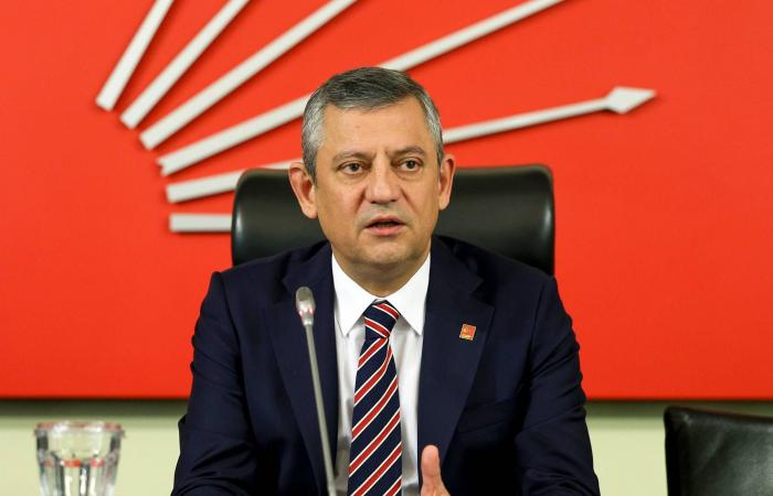 الجيش
      الإسرائيلي
      يحقق
      مع
      جندي
      على
      خلفية
      «فبركة»
      خطف
      معتقل
      فلسطيني