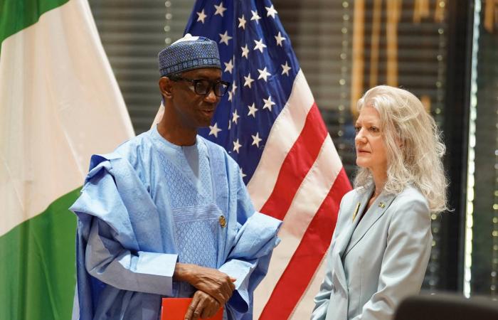 الجيش
      الأميركي
      يؤكد
      تعاونه
      مع
      نيجيريا
      في
      التصدي
      للمتطرفين