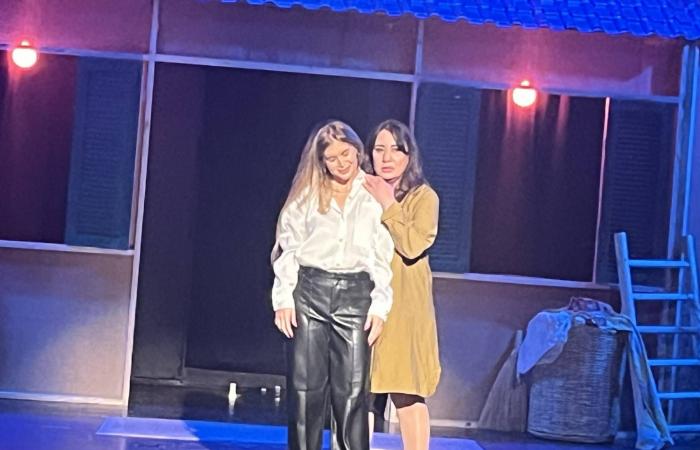 «البيت
      بيتك»...
      العائلة
      أولاً
      والوطن
      أبقى
      من
      الرحيل