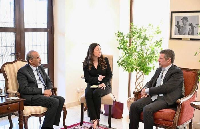 حراك
      رئاسي
      يمني
      لإنجاح
      الحوار
      الجنوبي
      المرتقب