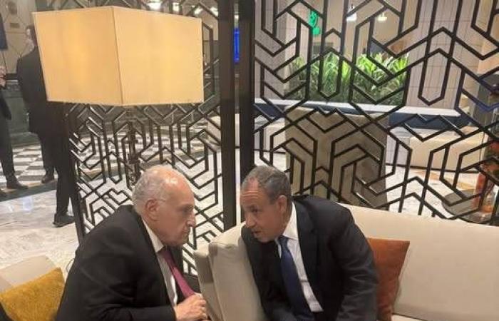 قطر
      وتركيا
      ترسلان
      سفينة
      مساعدات
      تحمل
      زهاء
      2400
      طن
      لإغاثة
      السودان