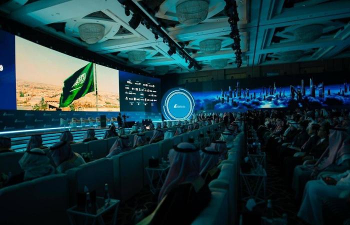 300
      ألف
      وحدة
      سكنية
      جديدة
      لتحقيق
      «التوازن»
      في
      الرياض