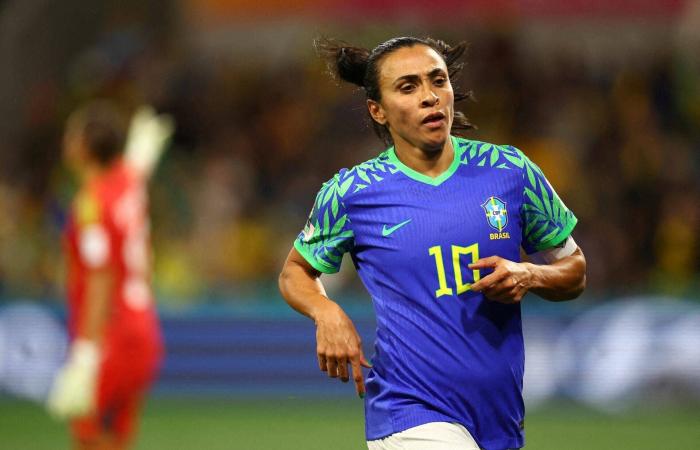 مدرب
      سيدات
      البرازيل
      يعوِّل
      على
      مارتا
      في
      مونديال
      2027