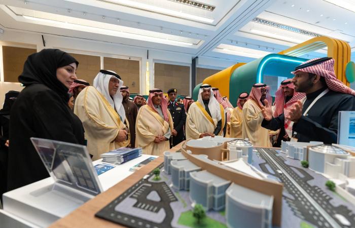 وزيرا
      الإعلام
      السعودي
      والعماني
      يبحثان
      مجالات
      الشراكة
      الإعلامية