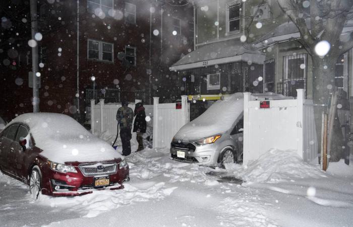 عاصفة
      قطبية
      تودي
      بـ11
      شخصاً
      على
      الأقل
      في
      الولايات
      المتحدة