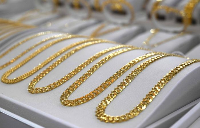 الذهب
      يكسر
      حاجز
      الــ5
      آلاف
      دولار
      ويرسم
      خريطة
      نظام
      نقدي
      جديد