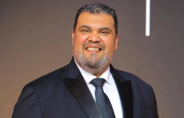 أحمد
      فتحي:
      لا
      أنشغل
      بالإيرادات…
      والكوميديا
      مستمرة
      في
      «مؤلف
      ومخرج
      وحرامي»