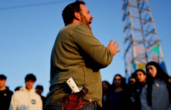 «سنتكوم»
      تؤكد
      نشر
      مجموعة
      ضاربة
      بقيادة
      «أبراهام
      لينكولن»
      في
      المنطقة