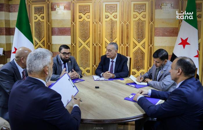 الجيش
      الإسرائيلي
      يستهدف
      أحد
      أفراد
      «حزب
      الله»
      في
      النبطية
      بجنوب
      لبنان