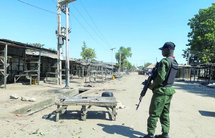 جيش
      جنوب
      السودان
      يوجه
      المدنيين
      وموظفي
      الأمم
      المتحدة
      بمغادرة
      3
      مناطق