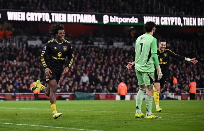 هل
      دخل
      مانشستر
      يونايتد
      الصراع
      على
      لقب
      الدوري؟