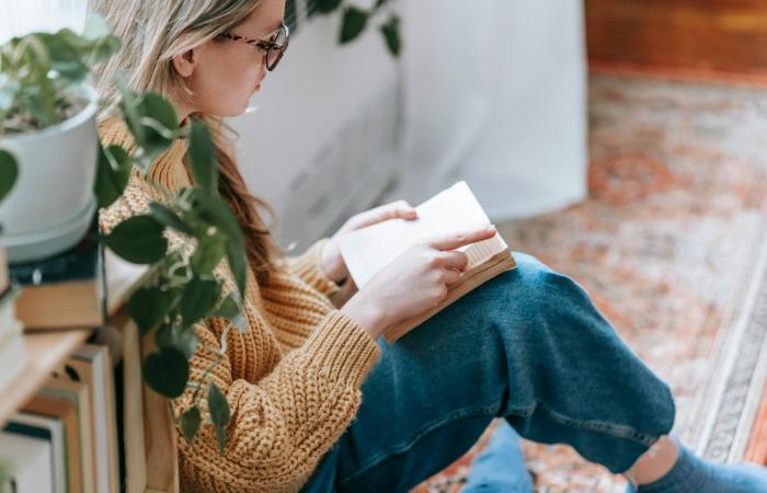 ساعة
      صفر
      الباندا
      دقَّت...
      اليابان
      تودّع
      رمزاً
      عمره
      نصف
      قرن