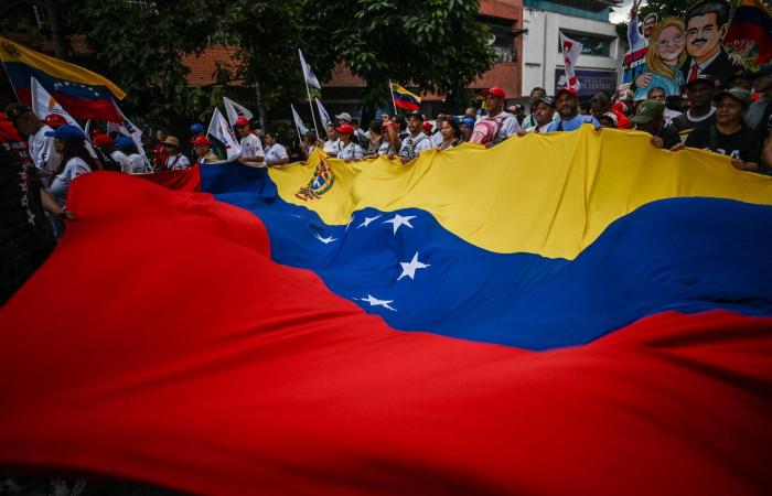 أميركا
      تعلن
      إجراء
      مناورات
      جوية
      في
      الشرق
      الأوسط