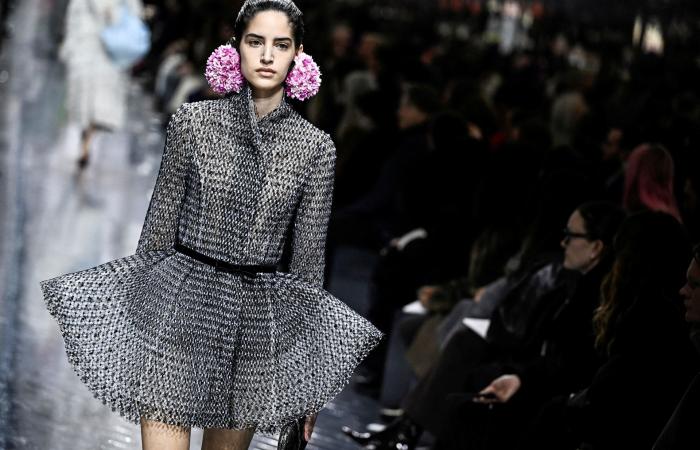 نجمات هوليوود يرتدين أزياء رجاليّة في عرض "ديور" بأسبوع الأزياء الراقية في باريس