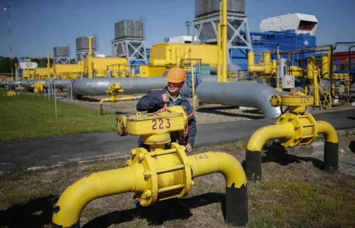 «أيس»...
      مواجهة
      مفتوحة
      بين
      «دولة
      ترمب»
      والمجتمع
      الأميركي